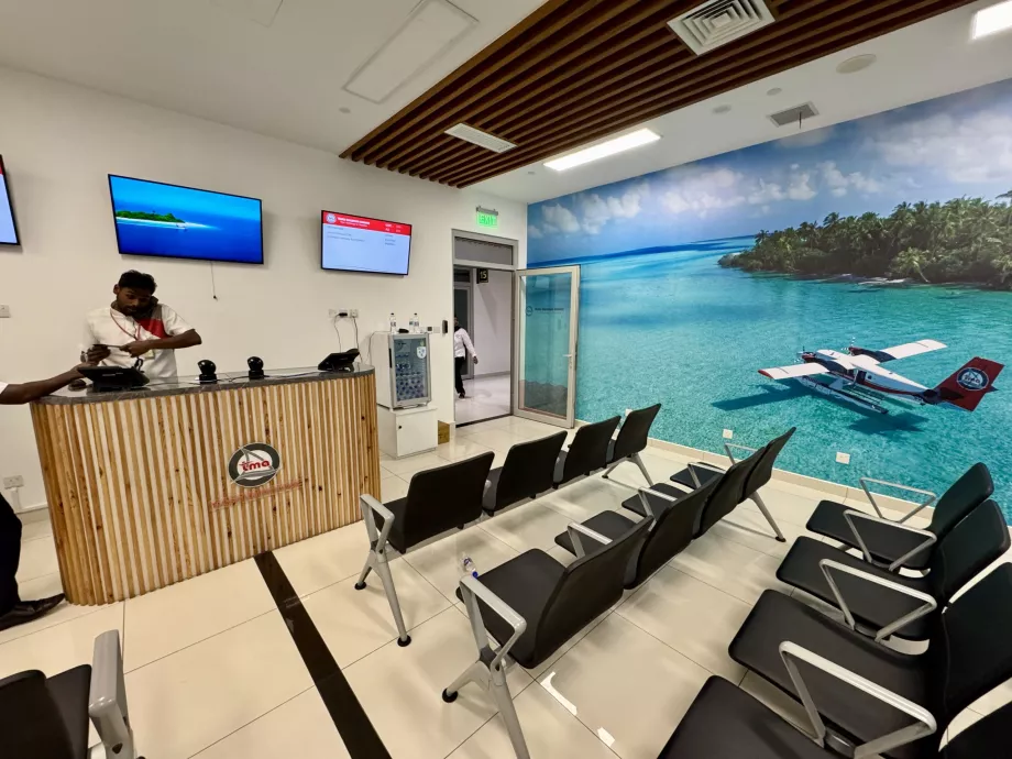 Puerta de embarque Trans Maldivian Airways