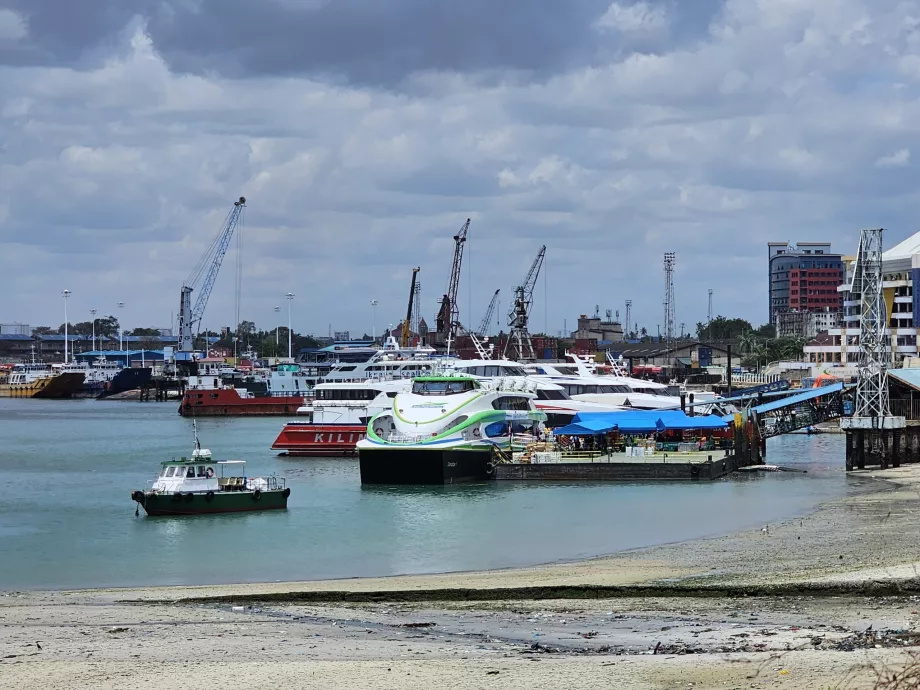 Puerto de Dar es Salaam