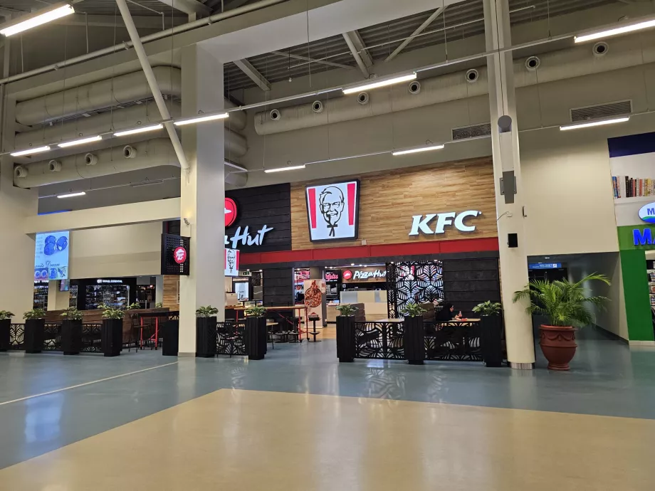 KFC, sección de tránsito, Terminal 3