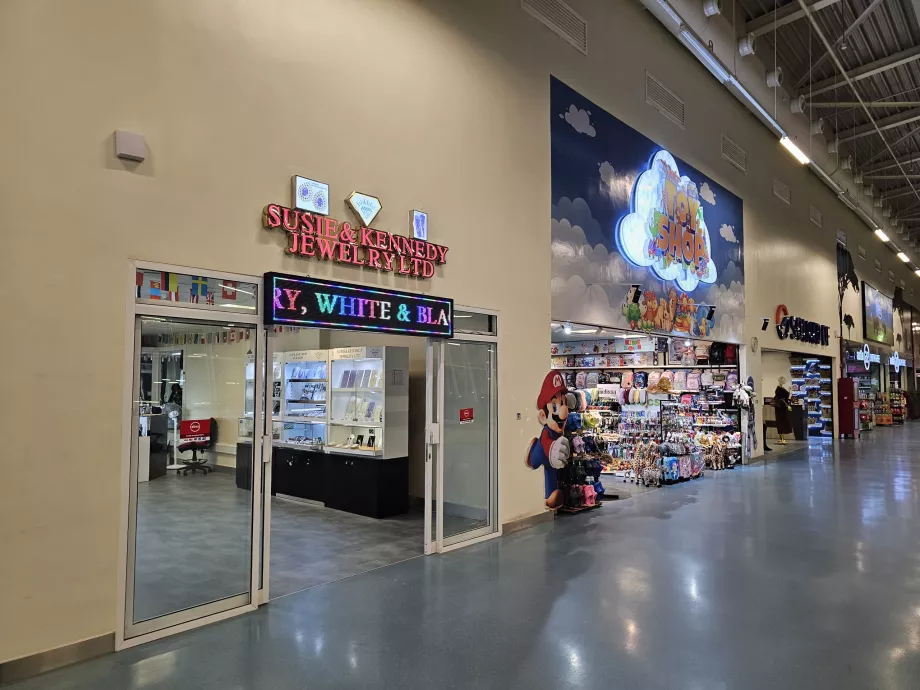 Tiendas, zona de tránsito, Terminal 3