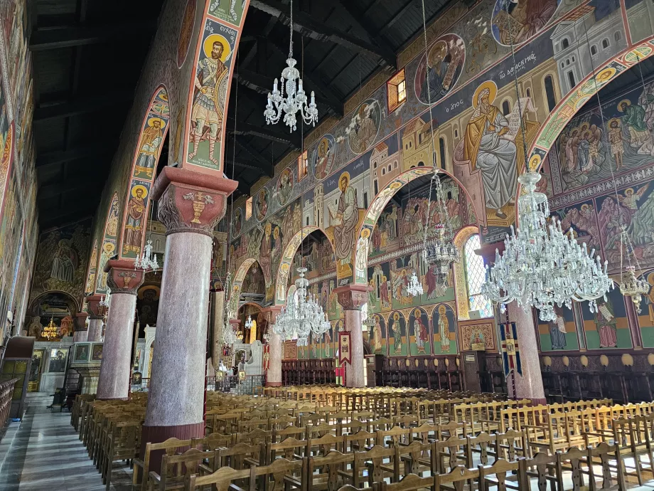 Iglesia Evangelismos, interior
