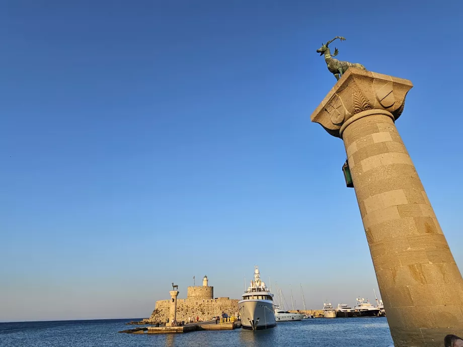 Estatua de un ciervo