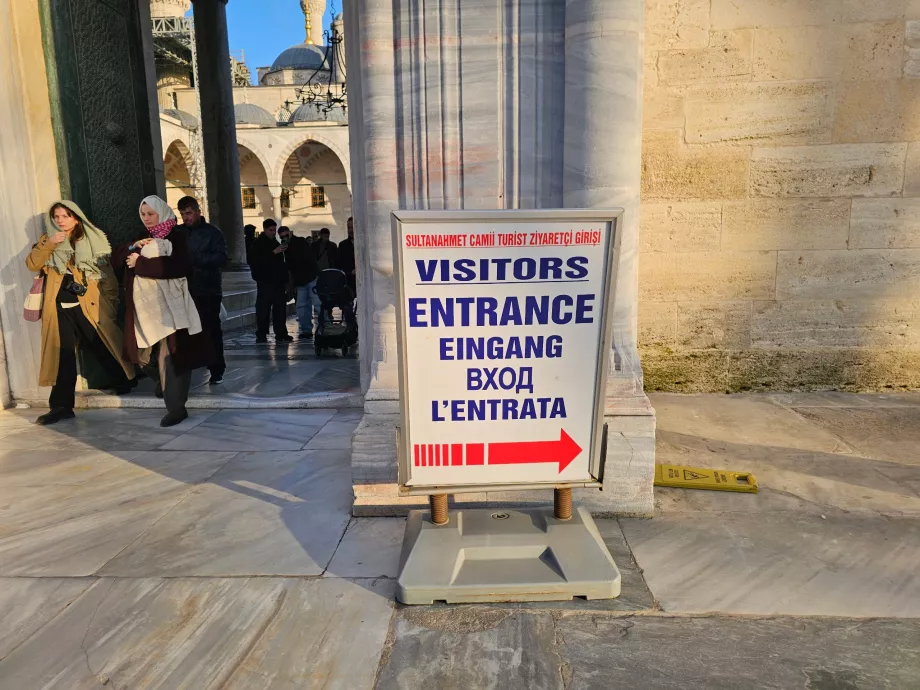 Mezquita Azul, entrada para turistas