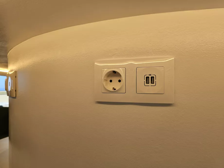 Enchufes y USB