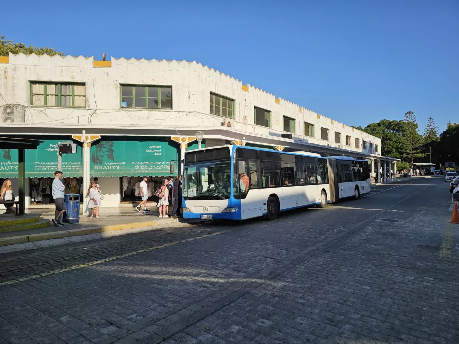 Estación de autobuses de Rodas