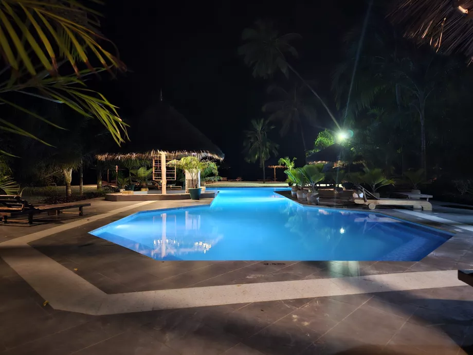 Piscina de noche