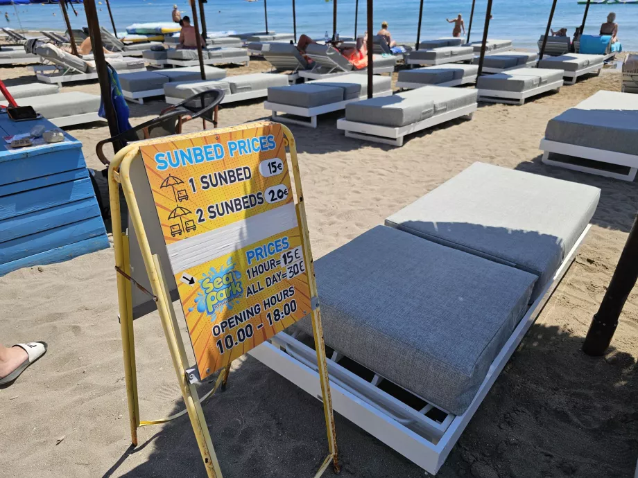 Precios de tumbonas en Faliraki
