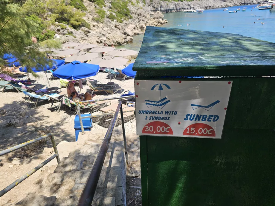 Precios de las tumbonas en la playa de Anthony Quinn