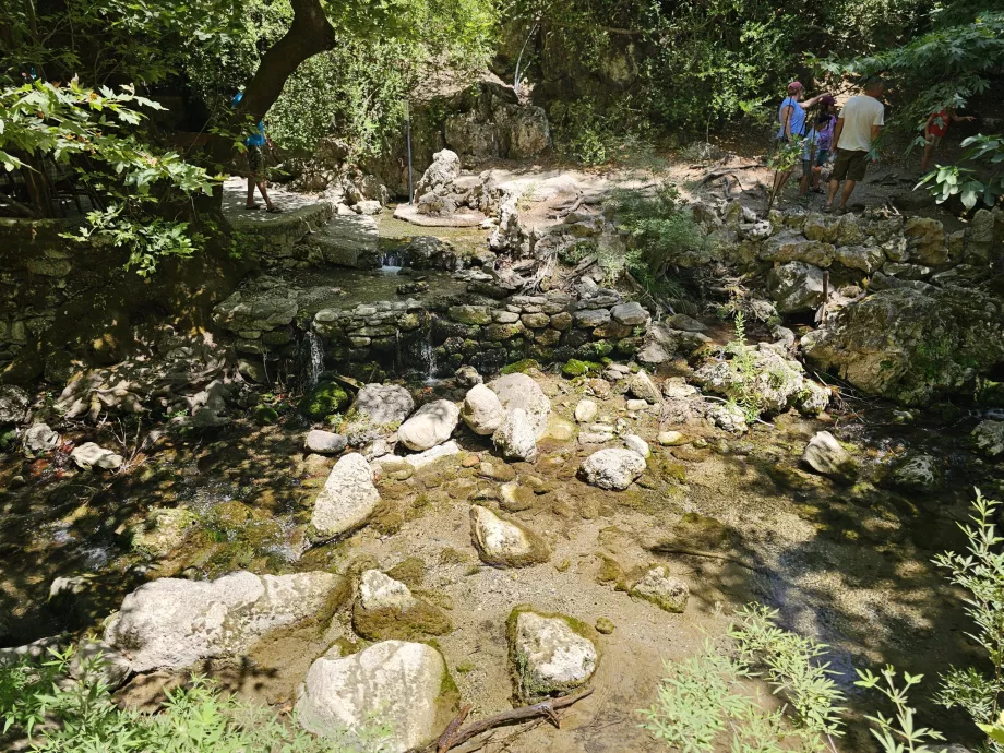 Los siete manantiales