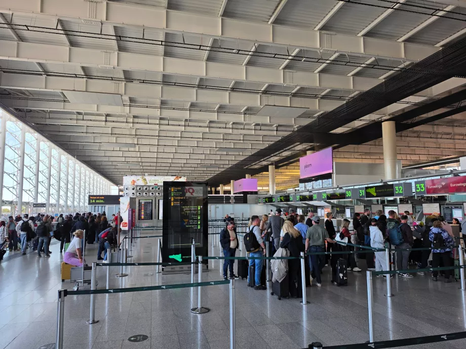 Mostradores de facturación, Terminal A