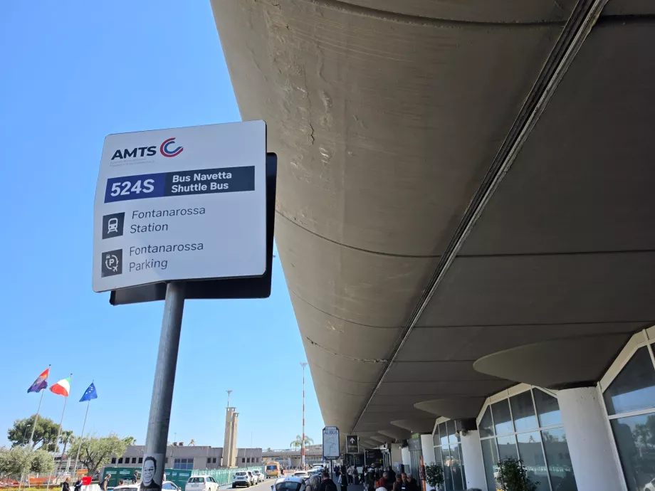 Paradas de autobús lanzadera en dirección a la estación de ferrocarril