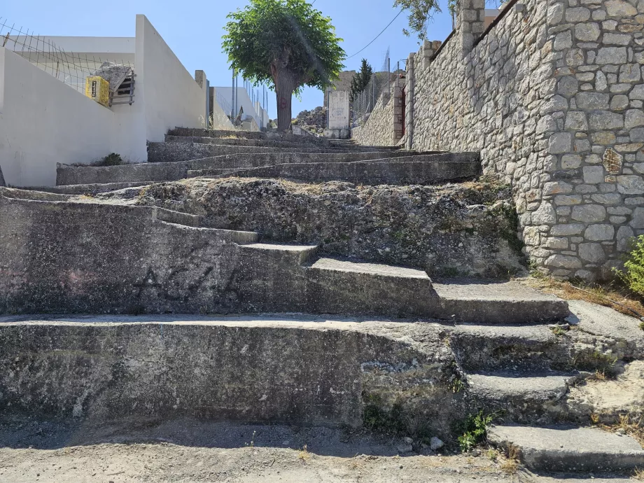 Escaleras del castillo de Arcángelos