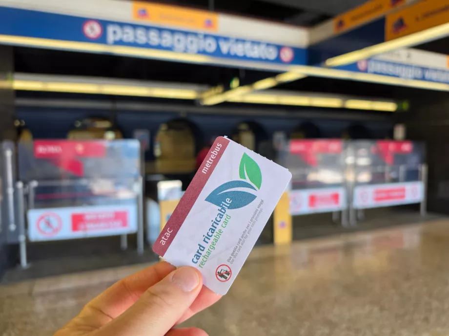 Billete de papel para el transporte público