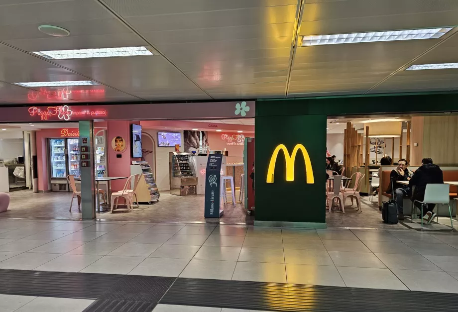 McDonald's, zona pública