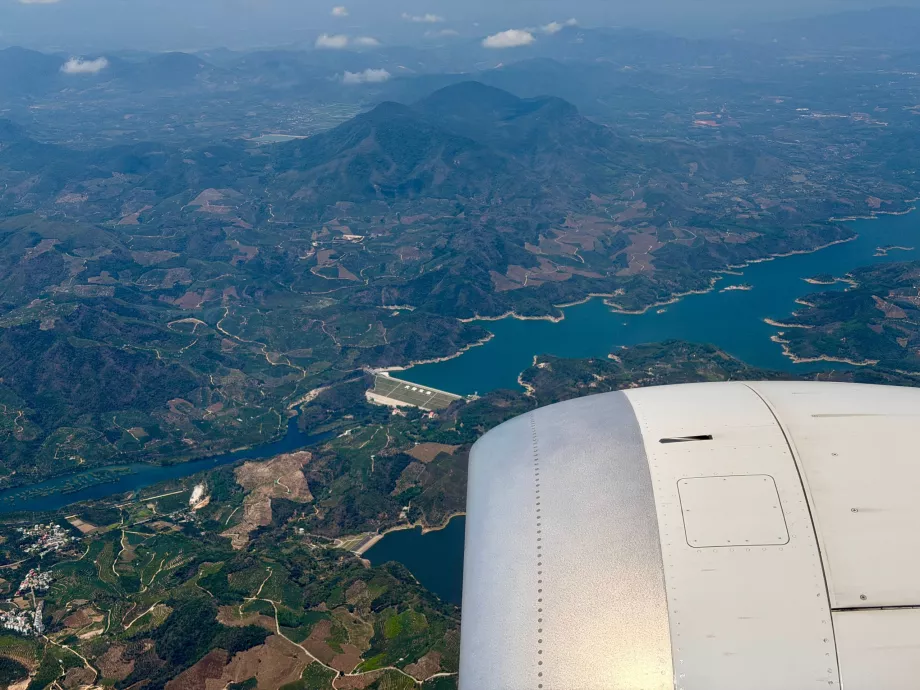 Antes de aterrizar en Hainan