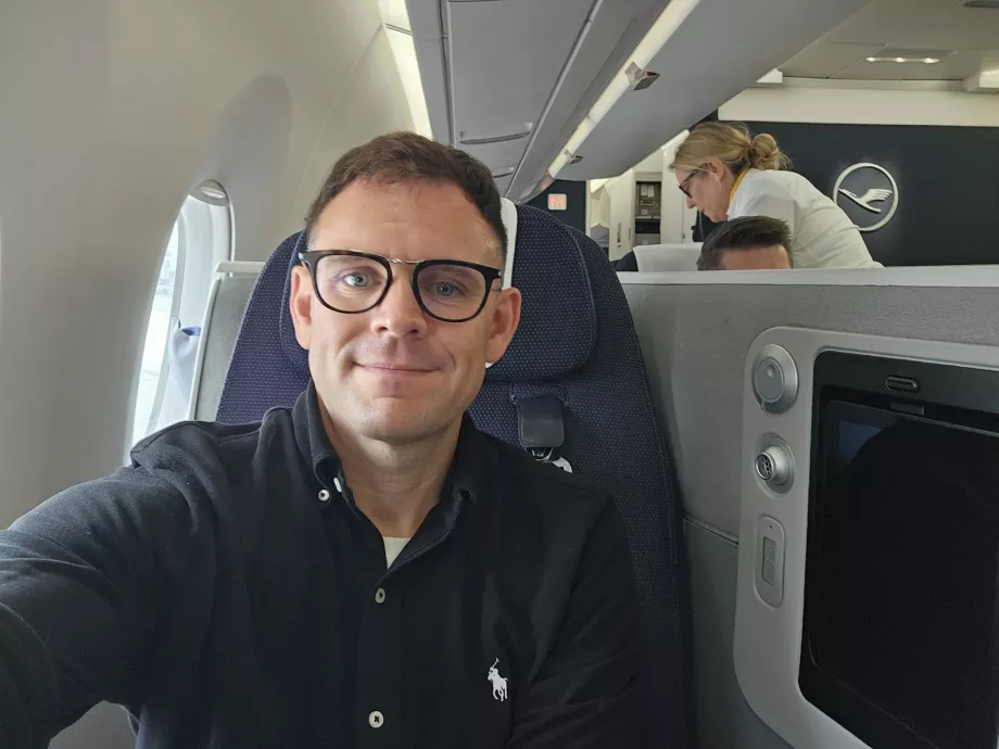 Yo en clase business Allegris