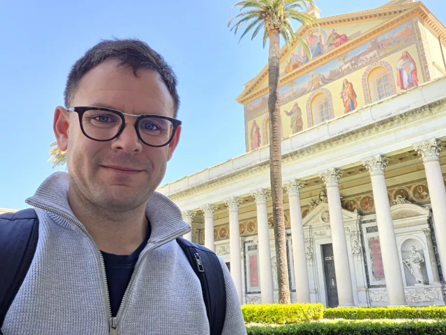 Yo en la Basílica de San Pablo extramuros