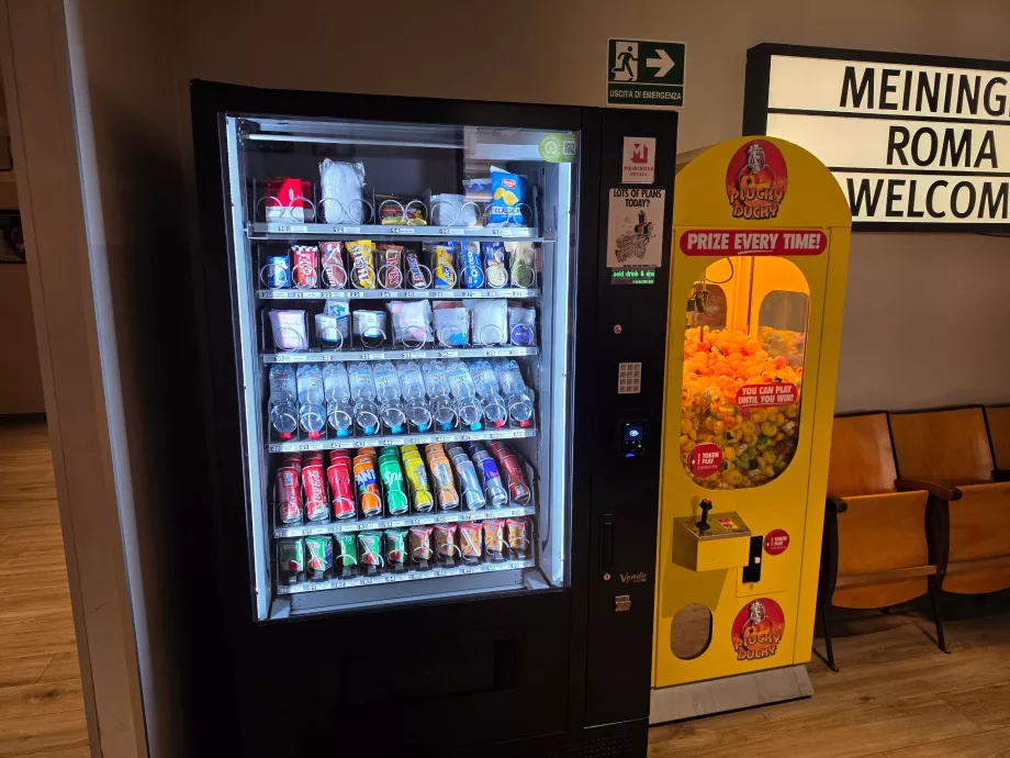 Máquina expendedora en la recepción