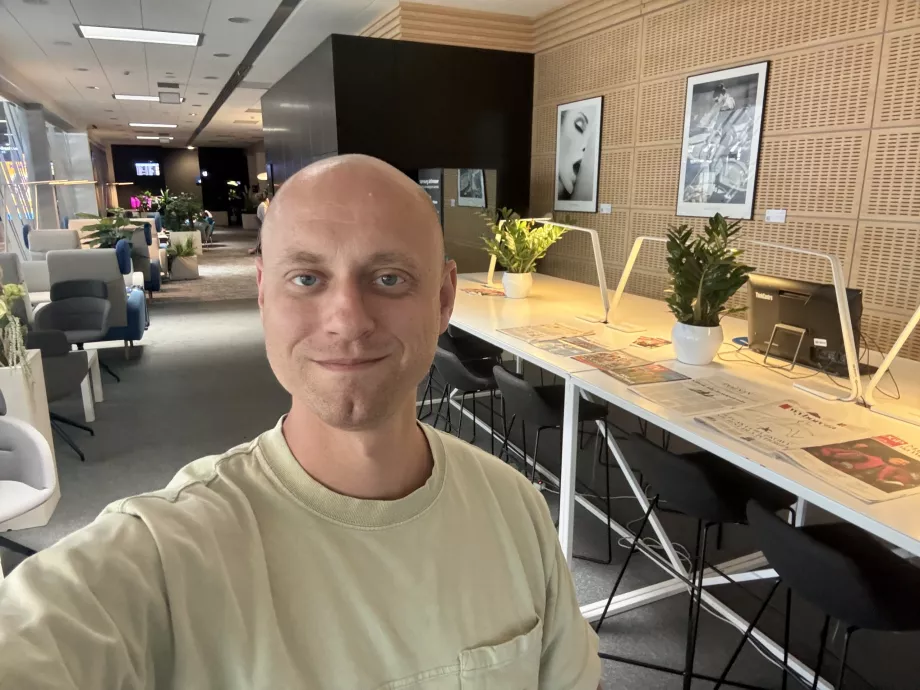 Yo en la sala VIP POZ de Poznan