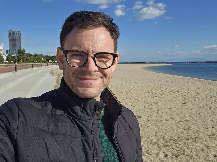 Yo en la playa de Suma en invierno