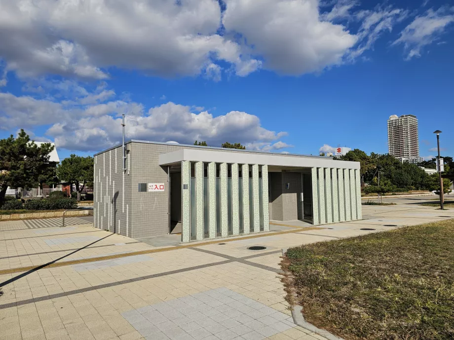Aseos gratuitos en la playa de Suma