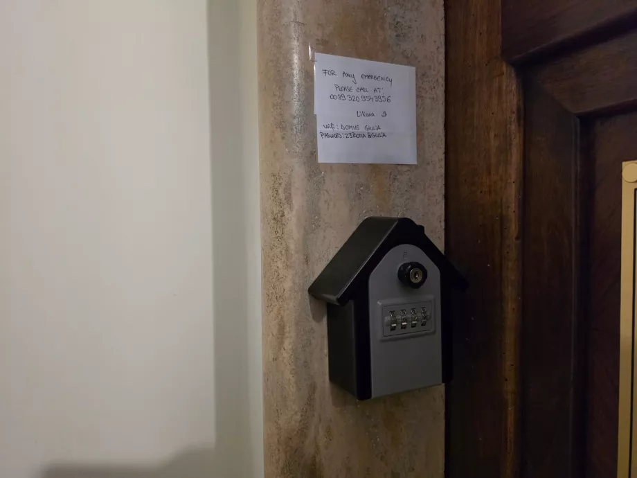 Caja de llaves (para registrarse fuera del horario de recepción)