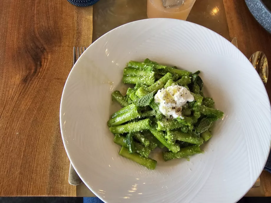 Comida en el restaurante Peak