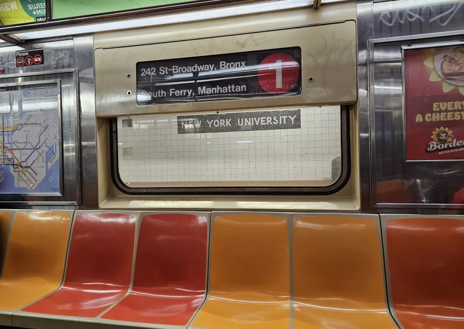 Interior de un antiguo vagón de metro