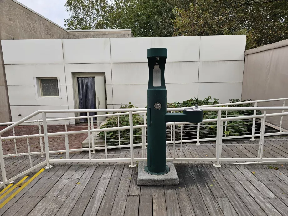 Agua potable en la zona de la Estatua de la Libertad