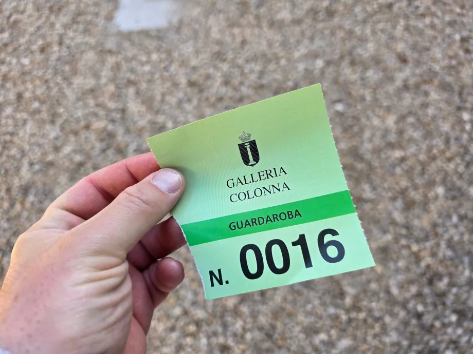Galleria Colonna, entrada desde la consigna