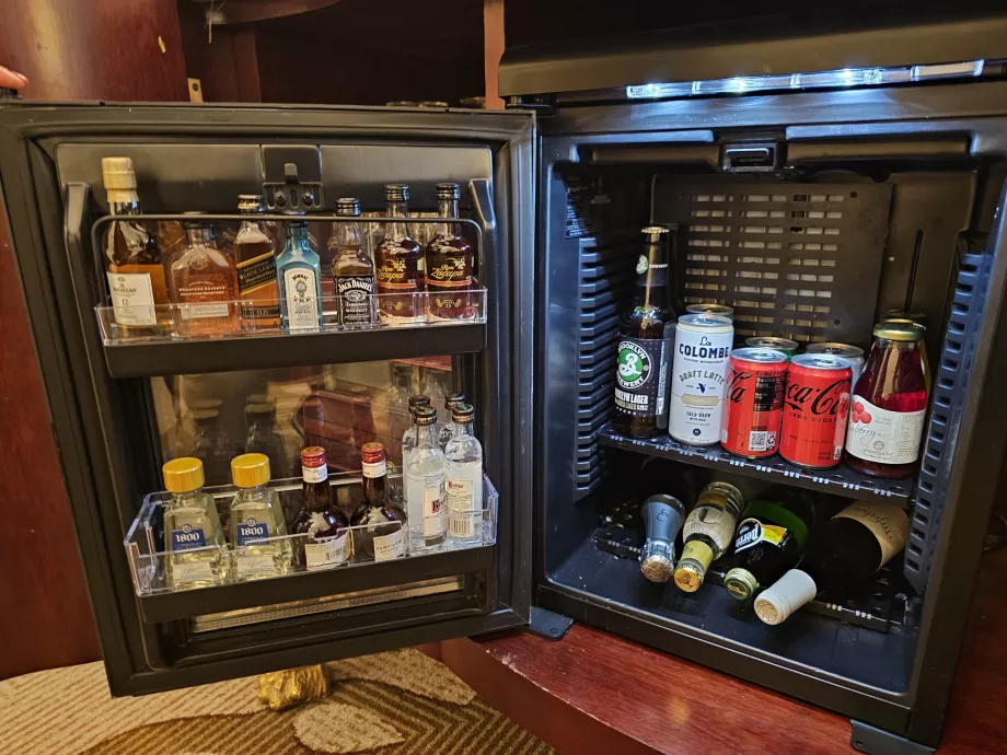 Minibar abierto