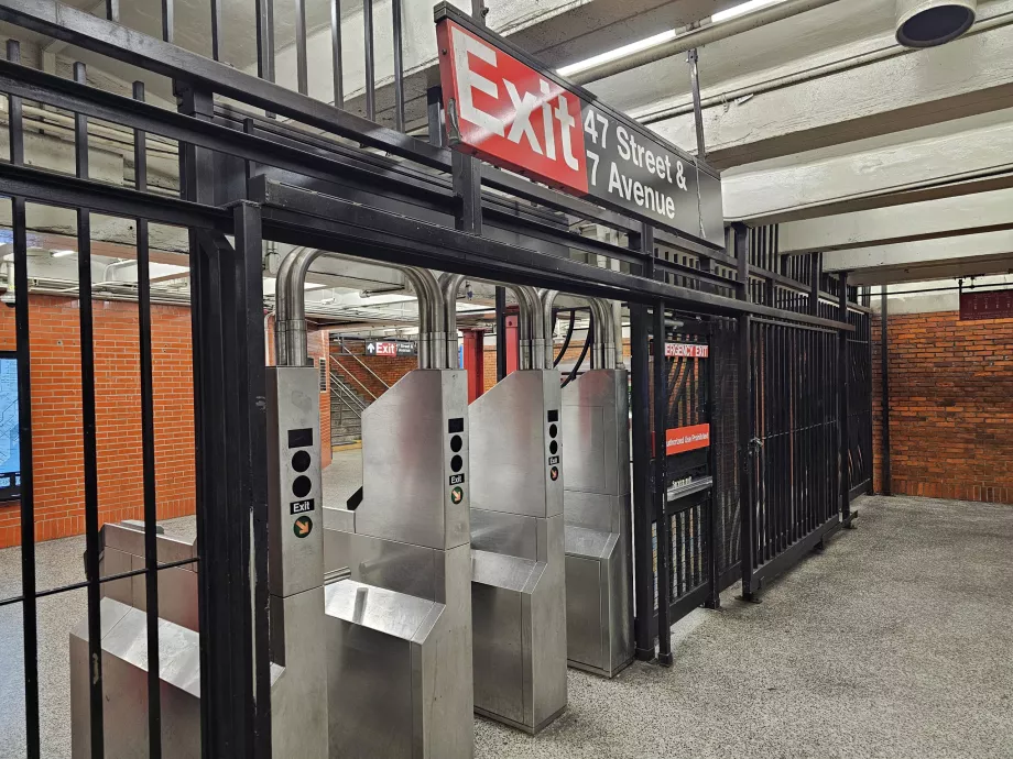 Salida de la estación de metro