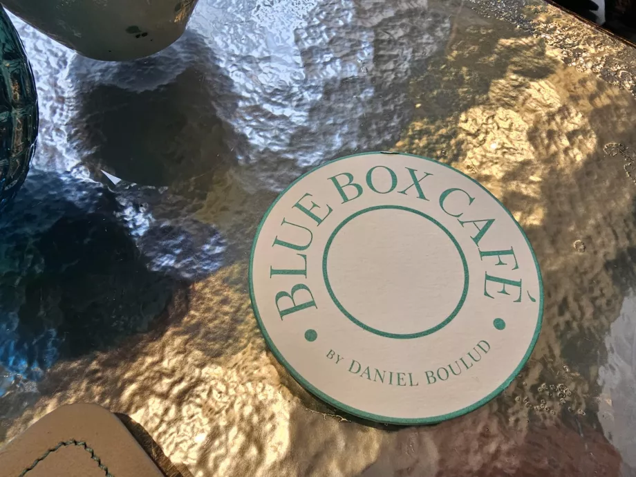 Caja azul, posavasos