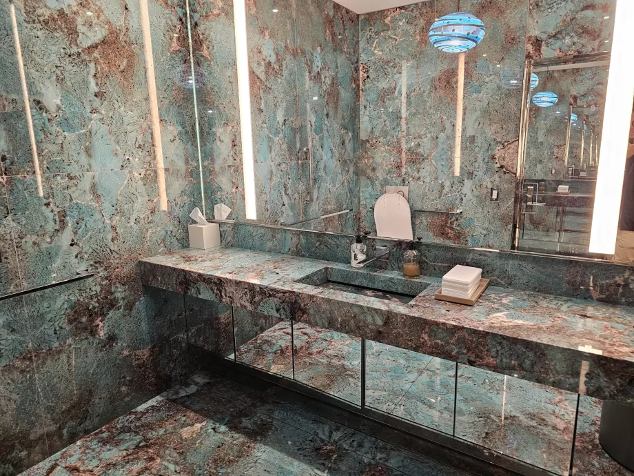 Tiffany &amp; Co., lavabos de mármol