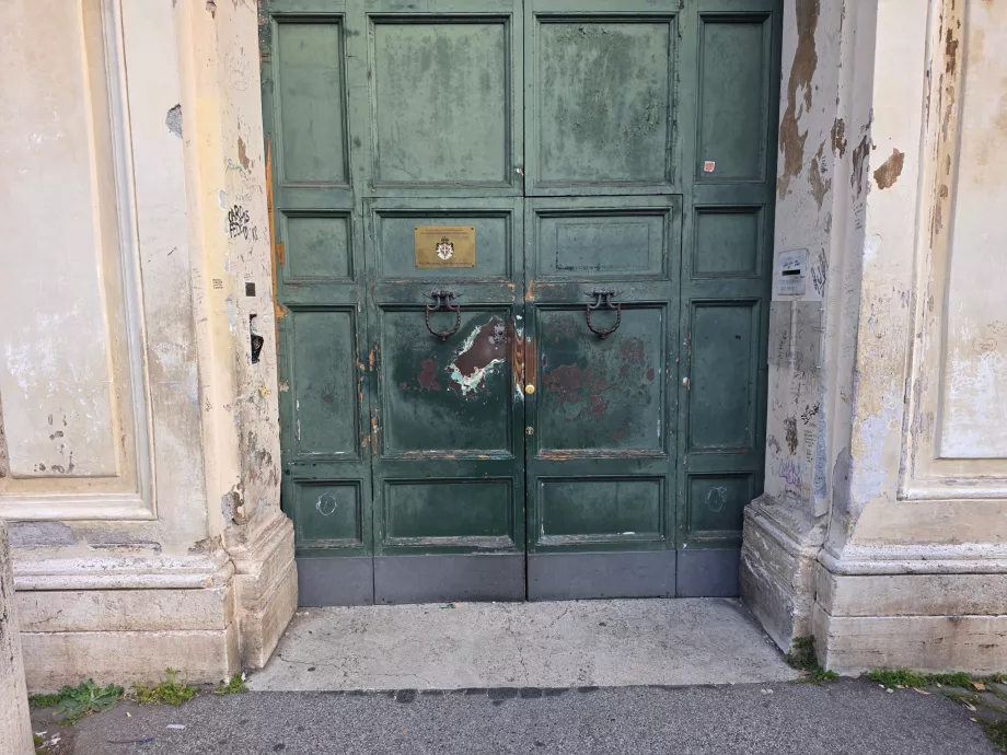 Aventino Keyhole