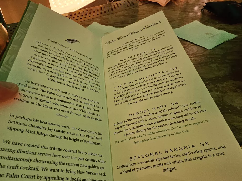 Menú de cócteles en el restaurante Palm Court