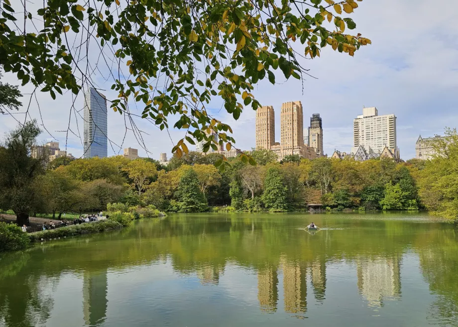 El lago y el horizonte de Uptown