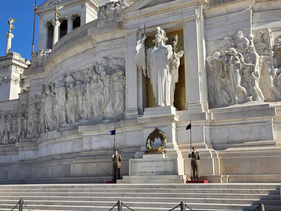 Altare della Patria, tumba del soldado desconocido