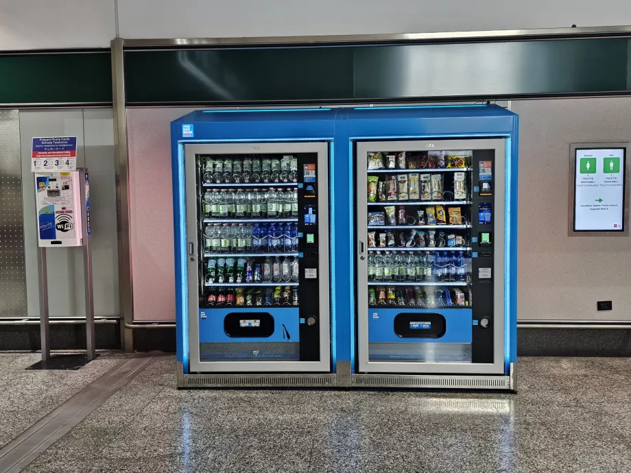 Máquinas expendedoras de bebidas y bocadillos