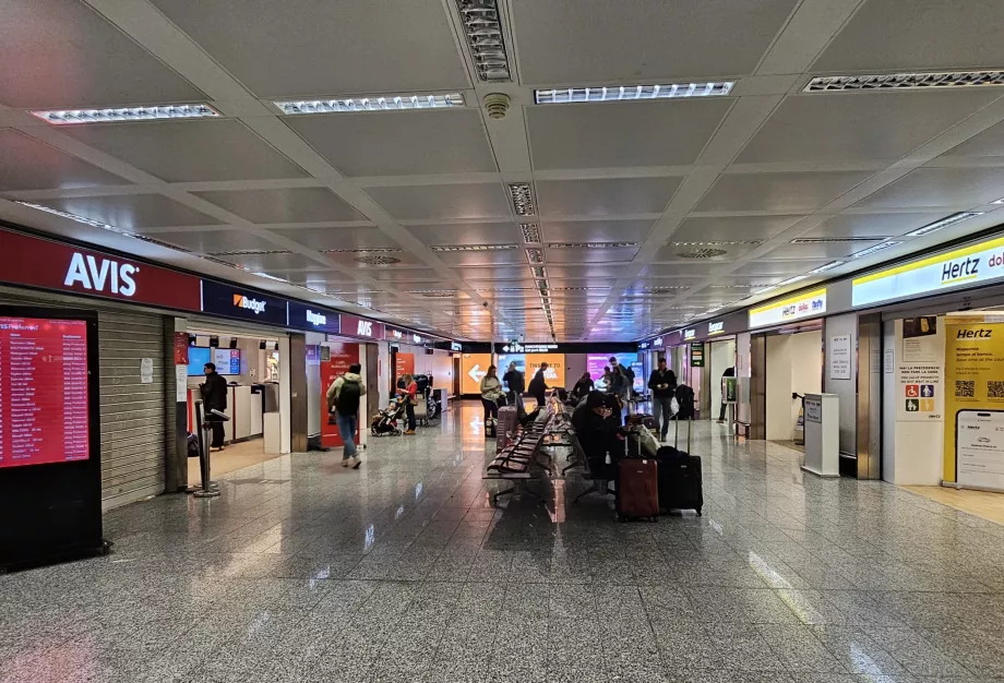 Alquiler de coches, Terminal 1