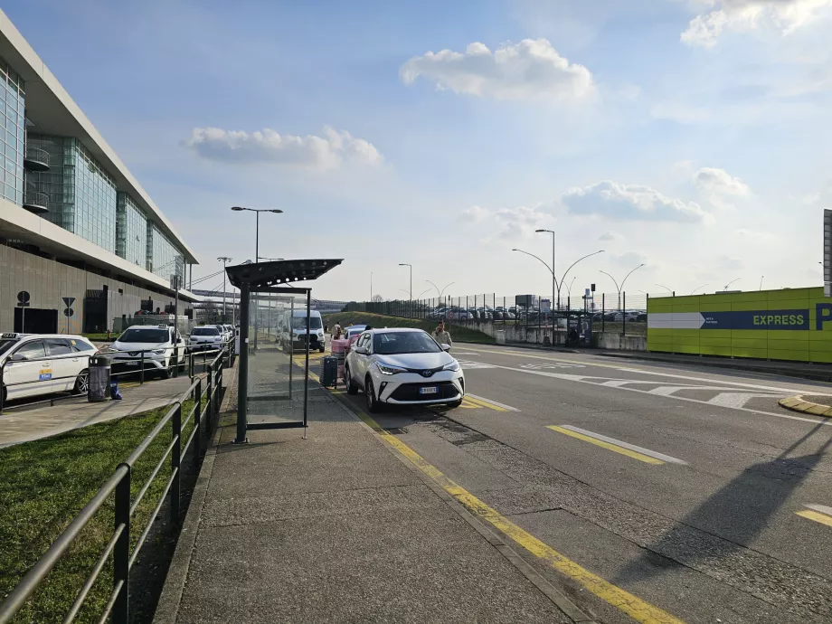 Puesto Uber, Terminal 1
