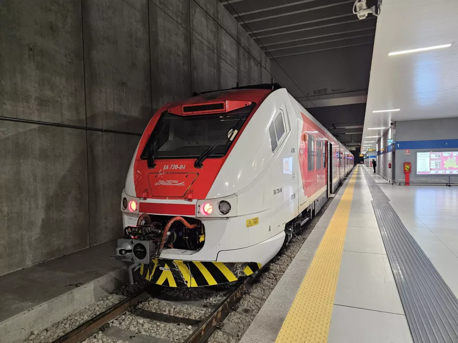 Tren, Terminal 2