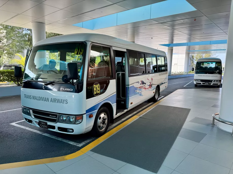 Autobuses entre las terminales y la terminal de hidroaviones