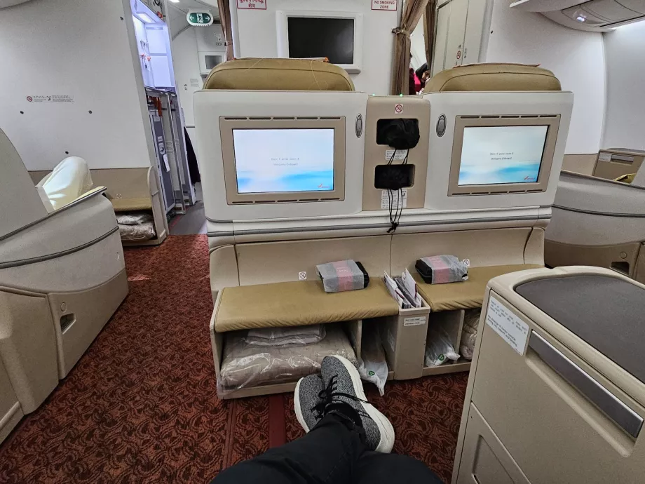 Espacio para las piernas, Boeing 787, asiento 2D