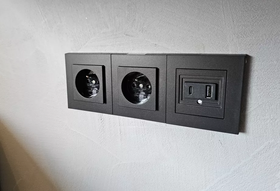 Enchufes y USB