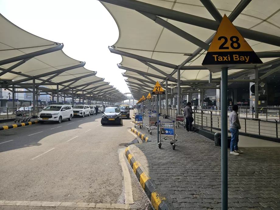 Parada de taxis, Terminal 3