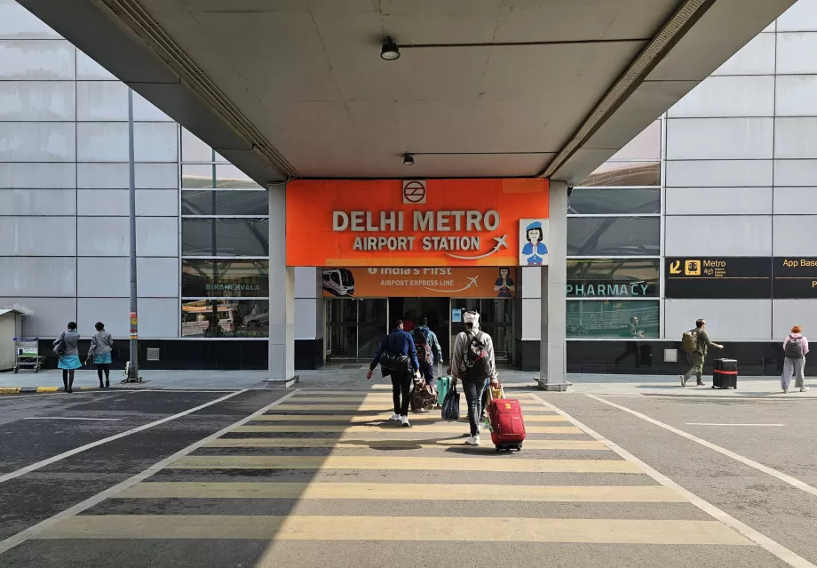 Entrada a la estación de metro