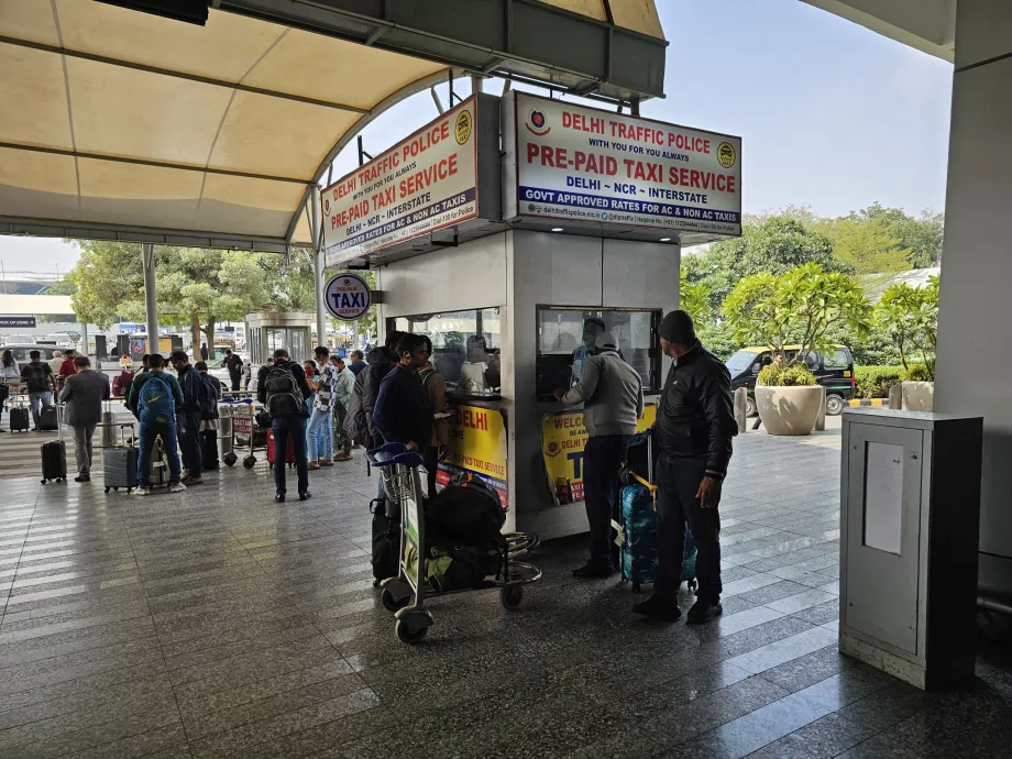 Taxi de prepago, Terminal 2