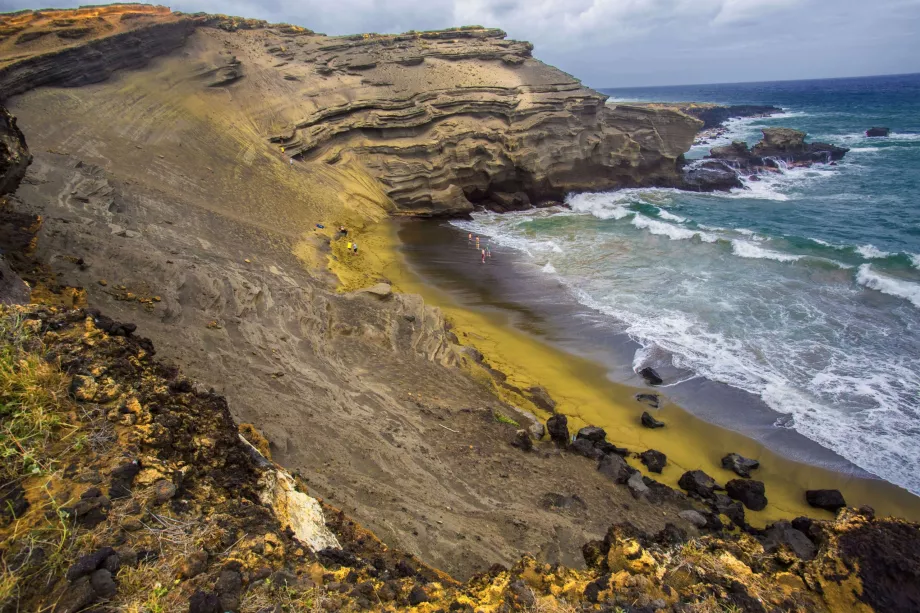 Playa de arena verde