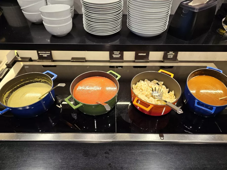 Menú de mediodía, comidas calientes